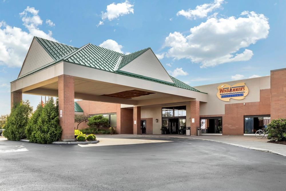 Clarion Hotel Conference Center On Lake Erie Dunkirk Exterior photo